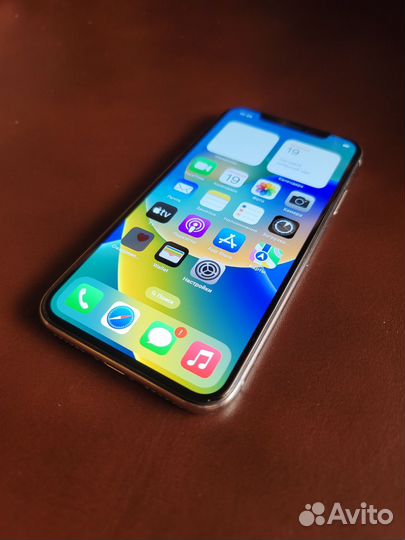 iPhone X, 64 ГБ