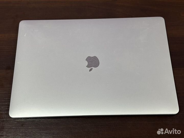 Macbook Pro 15 2018 i9/32/512/560X 4GB