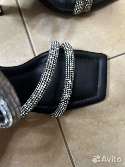 Туфли на каблуке guess новые 36 размер