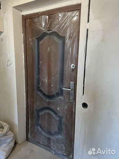 Дверь входная металлическая