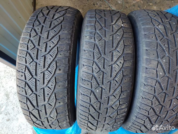 Tigar SUV Ice 215/65 R16 102T