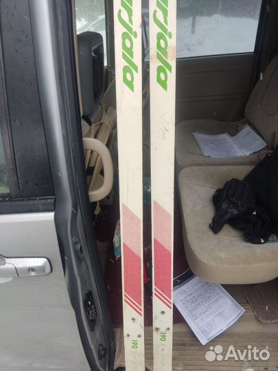 Лыжи пластиковые 190