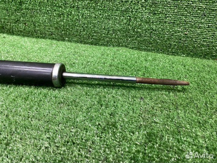 Стойка (амортизатор) передняя Mercedes-Benz E W210