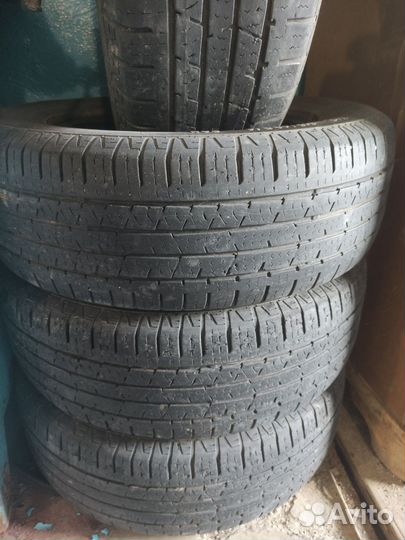 Continental ContiCrossContact LX 215/65 R16