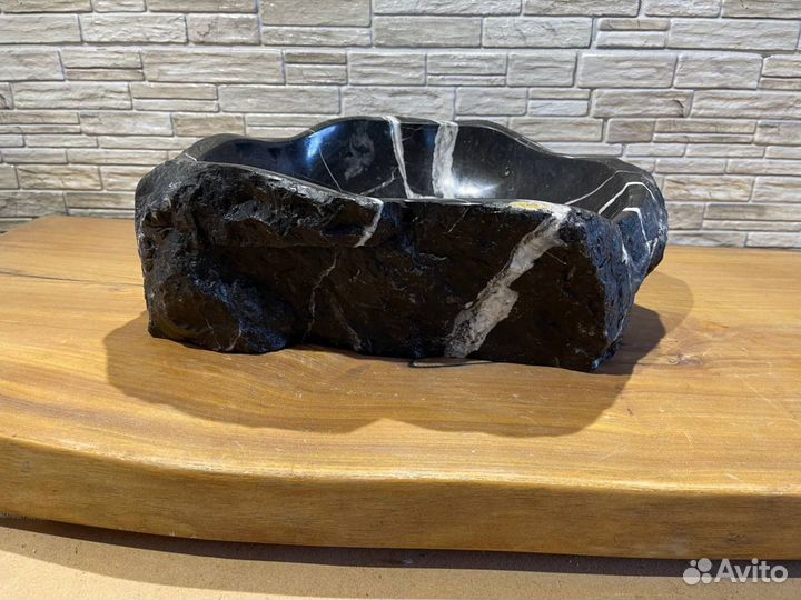 Дизайнерская раковина из натурального камня