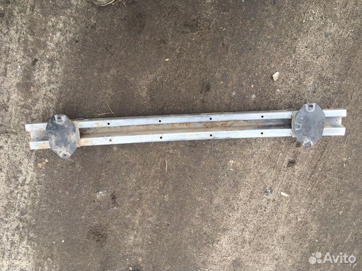 Усилитель заднего бампера Toyota Corolla