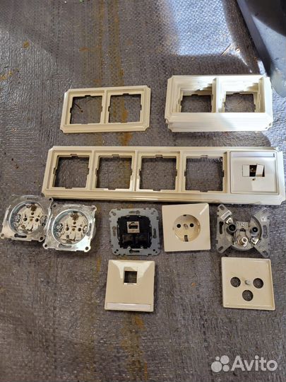 Розетки Merten