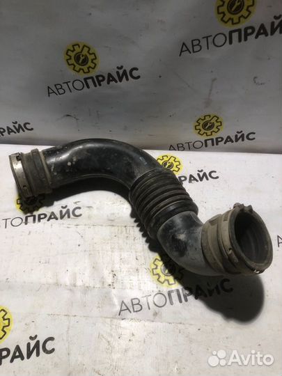 Патрубок корпуса воздушного фильтра Dodge Caliber