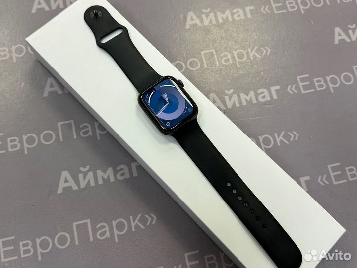 Apple Watch SE 44mm Space Gray