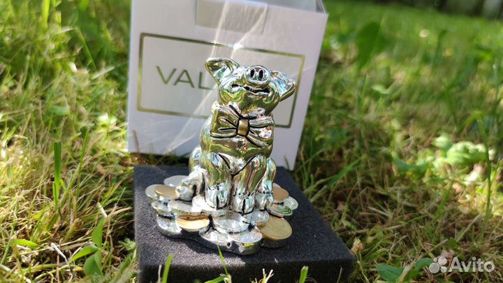 Статуэтка Хрюшка с монетами евро