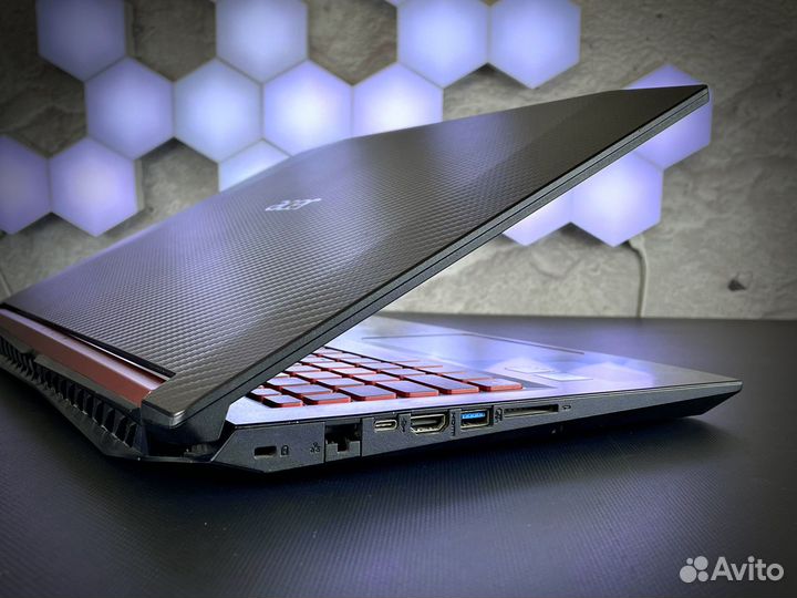 Игровой ноутбук Acer Nitro 5 / GTX 1050 / Core i5