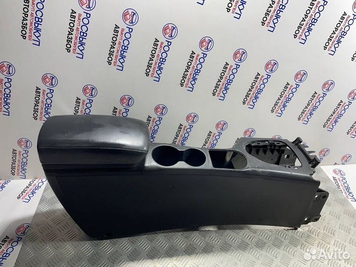 Подлокотник Nissan Qashqai + 2