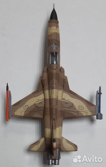 Модель самолета Northrop F-5E Tiger II 1:200