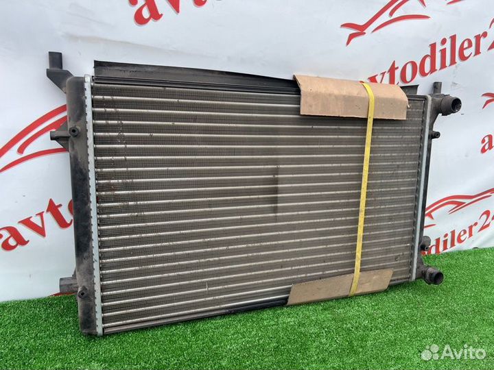 Радиатор основной Volkswagen Golf 1K1 BSE