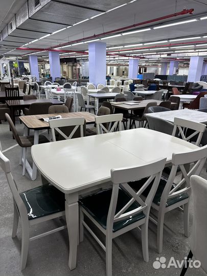 Стол обеденный