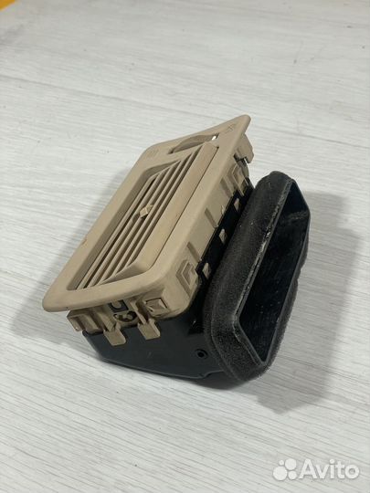 Дефлектор воздуховода правый Hyundai g/s,H-1