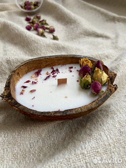 Свеча в кокосе