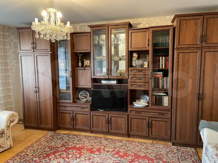 2-к. квартира, 48 м², 9/9 эт.