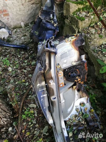 Рено сценик 2 четверть передняя левая