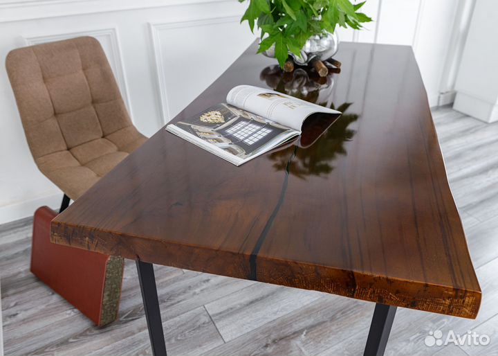 Стол из цельного слэба Бука