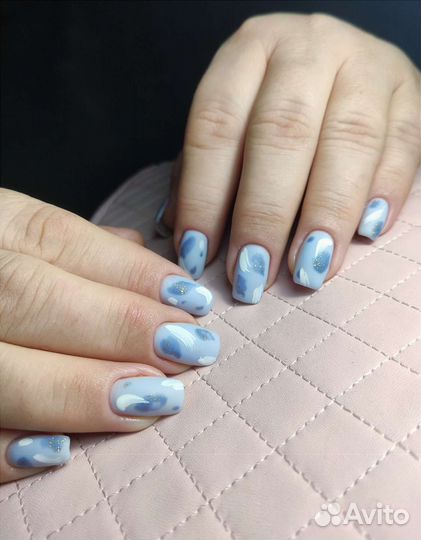 Маникюр, педикюр, наращивание в центре