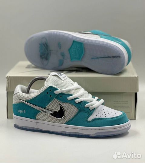 Кроссовки женские Nike SB Dunk Low