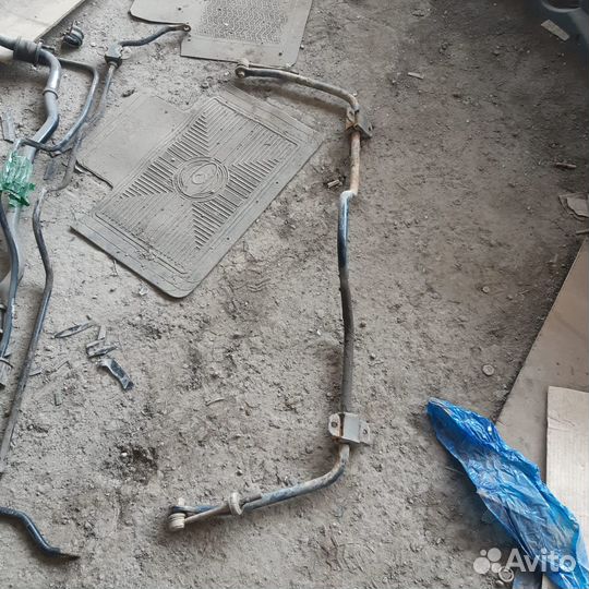 Стабилизатор п.у. задний 555102J000