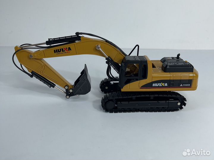 Модель экскаватора масштаб 1:50