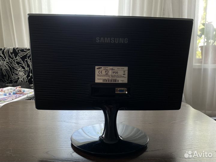 Монитор samsung