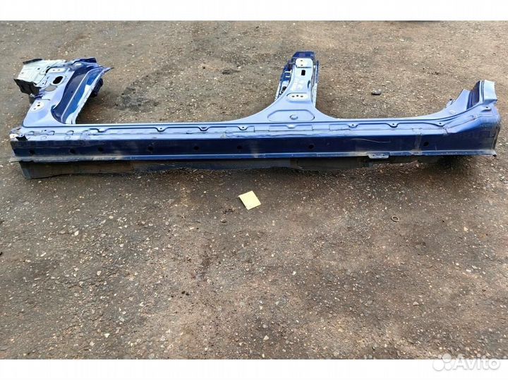 Порог кузовной левый Toyota Camry axvh70