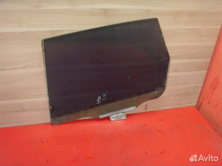 Стекло двери заднее 3411772 Volvo 440 1988-1996