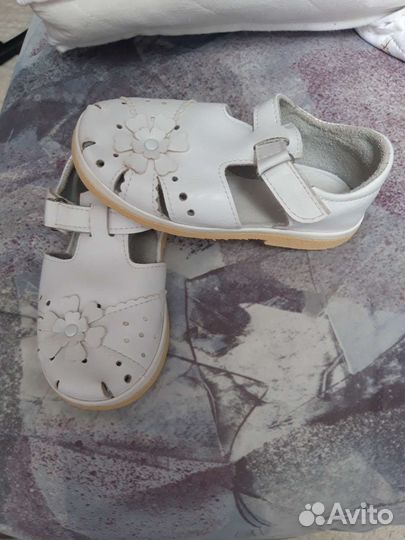 Обувь для девочки. Босоножки