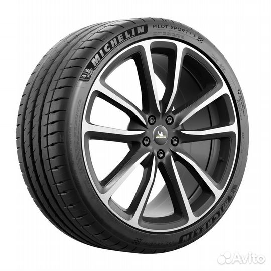 Michelin Pilot Sport 4 S 285/40 R22 110Y