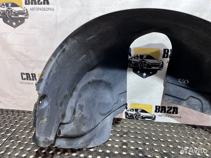 Подкрылок передний правый R Land Rover Freelander