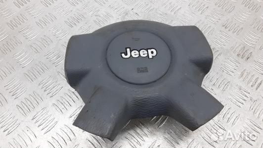 Подушка безопасности водителя jeep liberty KJ (10V