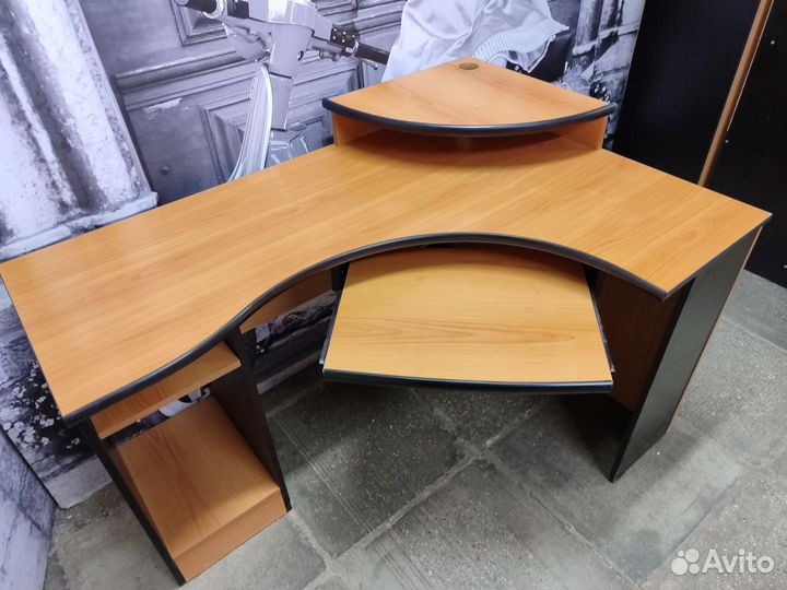 Стол эргономичный компьютерный 04-407 бу 130х91х75