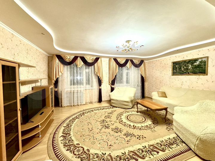 3-к. квартира, 93 м², 2/10 эт.