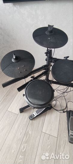 Электронная ударная установка Alesis DM6