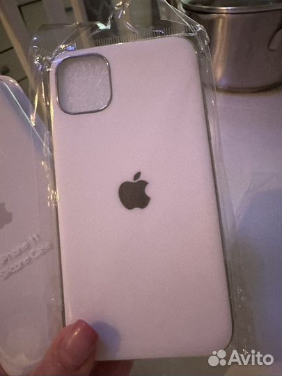 Чехол на iPhone 11