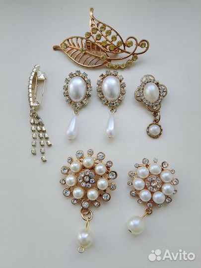 Броши для театрала