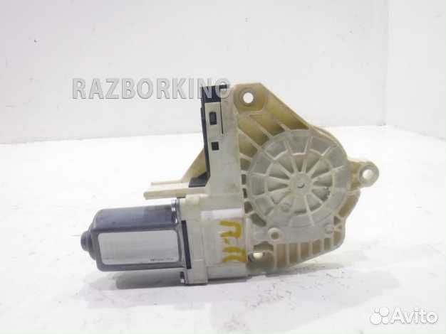 Моторчик переднего правого стеклоподъемника