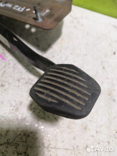 Педаль тормоза Форд Фокус 2