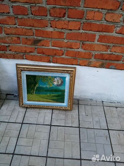 Часы с картиной