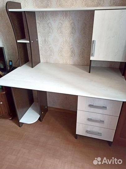 Компьютерный стол