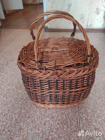 Корзина плетеная с крышкой