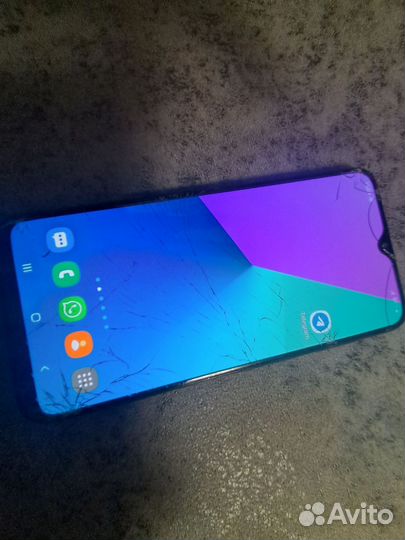Samsung Galaxy A20, 3/32 ГБ