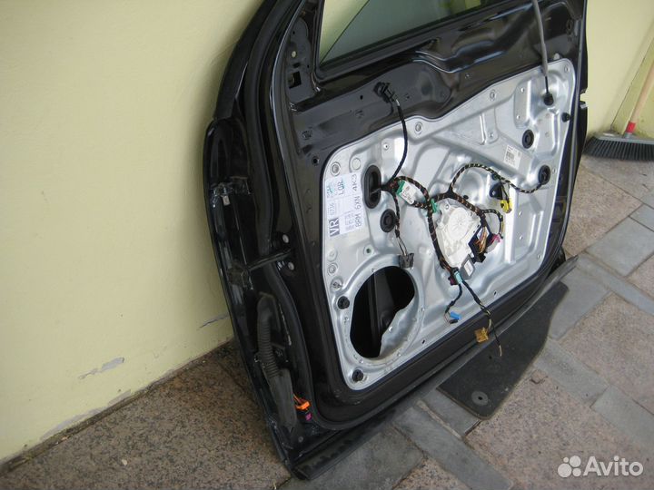 Дверь передняя правая Volkswagen Tiguan 5N1