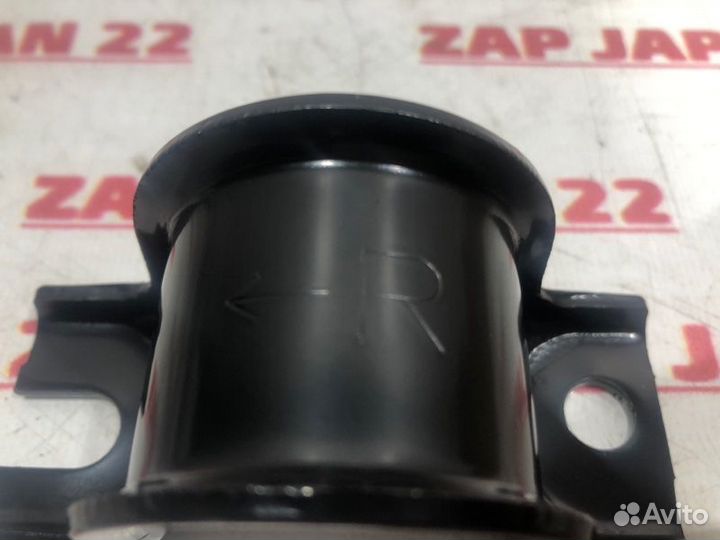 Крепление стабилизатора переднее правое Toyota