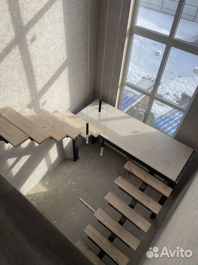 Лестница на второй этаж бу