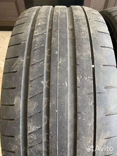 Yokohama Advan Sport V107 245/45 R19 102Y